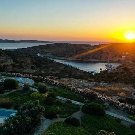 Schinoza Luxury Schoinoussa