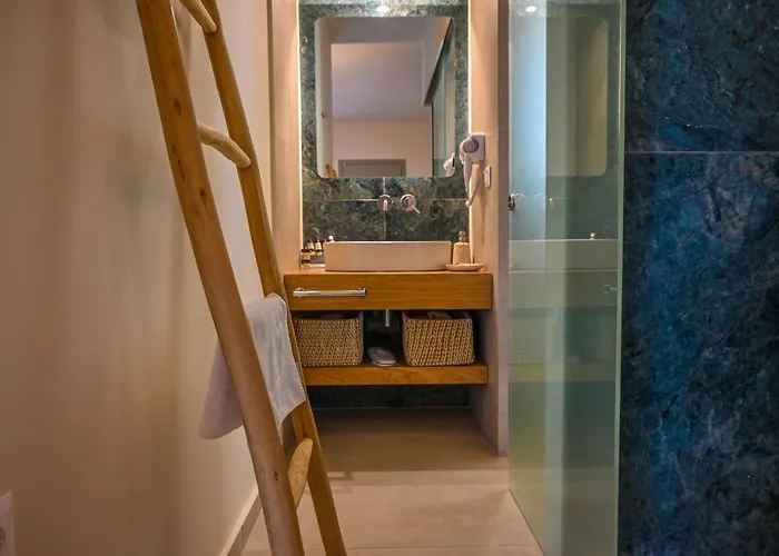 Schinoza Luxury Schoinoussa