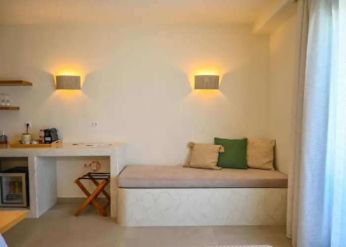 Konukevi Schinoza Luxury Schoinoussa