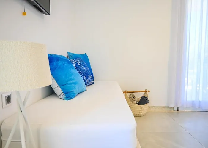 Schinoza Luxury Schoinoussa